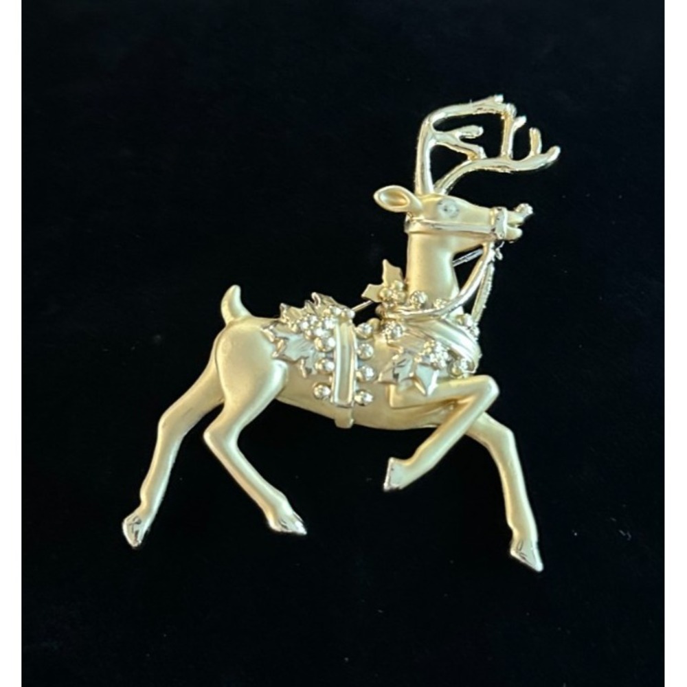 Vintage Reindeer Textured Brushed Gold‎ tone Christmas Brooch Pin 3 in Large - Picture 2 of 3